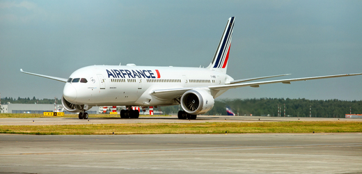 Některé aerolinky ruší lety do Tel Avivu a Bejrútu, Air France zatím do pondělí