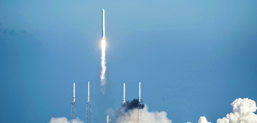 Falcon 9 může zpět do vesmíru, vyhověl úřad pro letectví firmě SpaceX