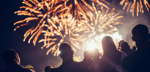 Rozvolnění pravidel pro pyrotechniku na stadionech není podle vnitra namístě