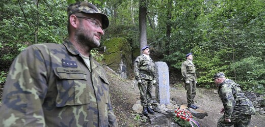 Před 20 lety zahynulo u Náměště nad Oslavou šest britských vojáků