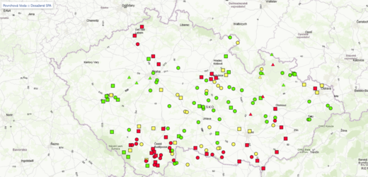 Povodňových stavů v Česku ráno dál ubylo, velká voda se přesunuje na dolní toky