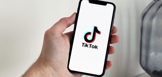 TikTok nebude zavádět další ochranu mladistvých, podle mluvčího je dostatečná