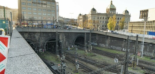 Před 35 lety byl zprovozněn třetí železniční vinohradský tunel