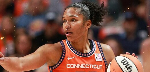 Thomasová na úvod play off WNBA dalším triple doublem opět vylepšila rekord