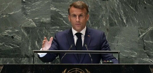 Macron za sílícího konfliktu mezi Izraelem a Hizballáhem vyzval ke zklidnění