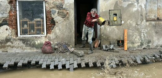 Úřady práce vyplatily na mimořádné pomoci po povodních přes 100 mil. Kč