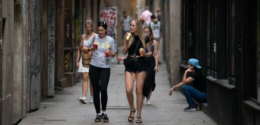 Do Španělska v létě navzdory protestům přijelo rekordních 21,8 milionu turistů