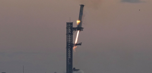 SpaceX zakončila pátý test Starship, kosmická loď řízeně dopadla do oceánu