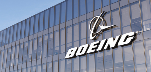 Boeing potřebuje až 35 miliard USD, potýká se s problémy při výrobě a stávkami