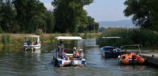 Baťův kanál je známým turistickým místem spjatým s řekou Moravou