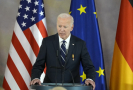 Prezident Biden v Berlíně: Musíme zajistit spravedlivý a udržitelný mír pro Ukrajinu