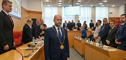 Hejtmanem Moravskoslezského kraje se znovu stal Josef Bělica z vítězného ANO