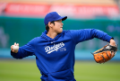 Hvězdný baseballista Ohtani by měl i přes zranění pokračovat ve Světové sérii