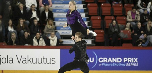 Krasobruslaři Taschlerovi jsou na Finlandia Trophy po rytmickém tanci čtvrtí