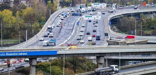 Oprava Barrandovského mostu skončí v neděli, předcházet budou zkoušky 