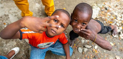 Děti tvoří téměř polovinu členů ozbrojených gangů na Haiti, uvádí UNICEF