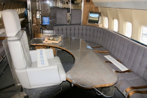 Interiér předchozí verze Air Force One (Boeig 707).