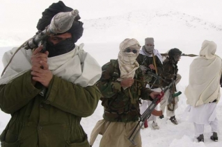 Taliban sjednocuje síly proti zahraničním jednotkám v zemi.