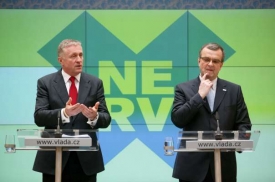 Prosadit protikrizová opatření nebude pro premiéra Topolánka snadné