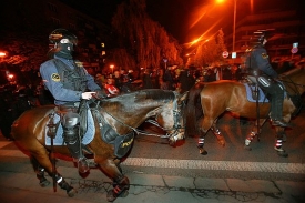 Na pořádek dohlížela i policie na koních.