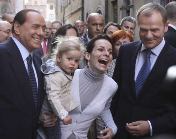 Berslusconi a ženy. Italský premiér s polským kolegou.