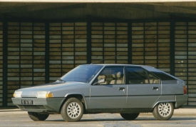 Citroën BX předběhl dobu. Tvarově i technicky.