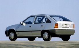 Opel Kadett získal evropský titul „Auto roku 1985“ především díky vynikající aerodynamice své karoserie.