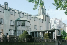 Palác Stoclet v Bruselu navrhl architekt Josef Hoffmann.
