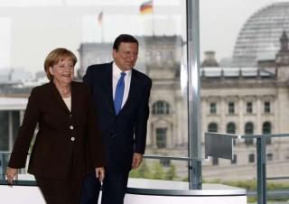 Kampaň za Barrosovo znovuzvolení odstartovala kancléřka Merkelová.