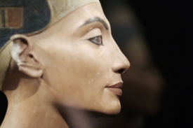 Egypt vede s Německem o Nefertiti spor. Možná se však hádají o podvrh.