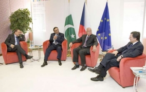 Solana, Zardárí, Klaus a Barroso na summitu EU v Bruselu.