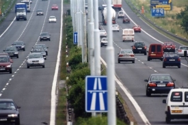 Cvičení záchranářů zpomaluje doprava na dálnici D1 u Brna.