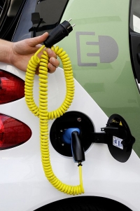 Elektrický smart ujede na nabití 115 kilometrů.