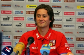 Tomáš Rosický na tiskové konferenci.