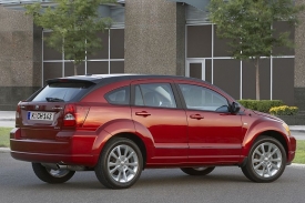 Modernizovaný Dodge Caliber se představí na autosalonu ve Frankfurtu.