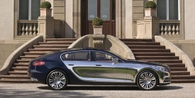 Bugatti Galibier 16C má pohon všech kol a benzinový šestnáctiválec.