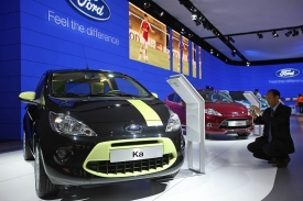 Na stánku Fordu jsou k vidění i ostatní modely značky včetně Ka.