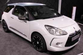 Citroën DS3 měl stát o stupínek výš nad C3, je ale příliš podobný.