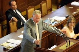 Mirek Topolánek se nedávno vzdal poslaneckého mandátu.