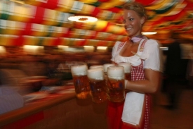 Oktoberfest v Mnichově je v plném proudu.