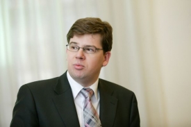 Rektor univerzity pověřil vedením fakulty Jiřího Pospíšila.