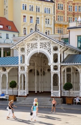 Oprava Tržní kolonády by prý Karlovy Vary vyšla na desítky milionů.