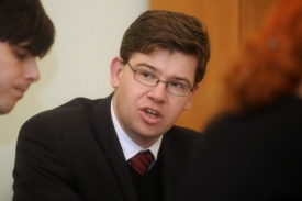 Prozatímní šéf fakulty a nejvážnější kandidát Jiří Pospíšil.