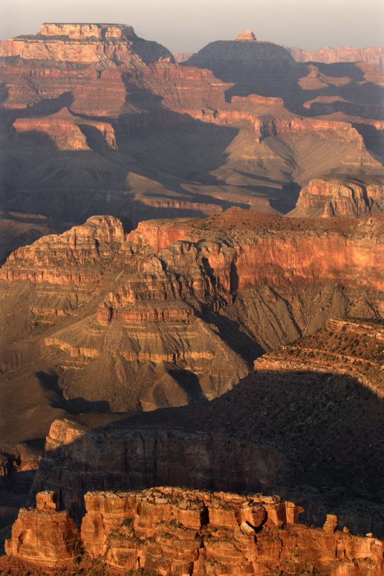 Každý rok navštíví Grand Canyon mnoho turistů.