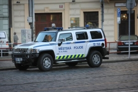 O využívání policejních hummerů panují pochyby.