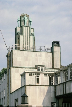 Věž Palais Stoclet v Bruselu.