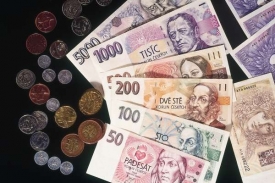Česká měna vůči euru posílí o více než jednu korunu.