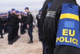 Policie EU. Na snímku policisté EULEX v Kosovu.