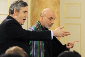 Britský premiér Gordon Brown a afghánský prezident Hámid Karzáí.