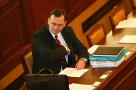 Petr Nečas mluvil na jednání sněmovny desítky minut (ilustrační foto).